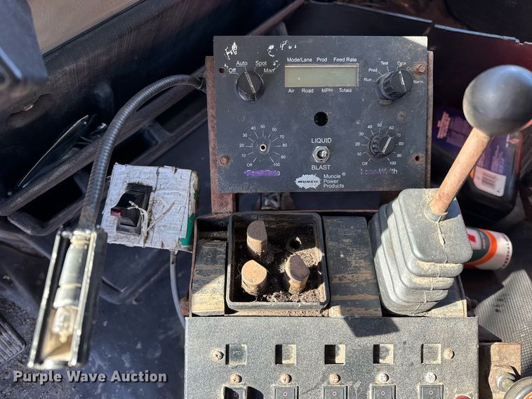 image for item DU3302 2002 Freightliner FL80 dump truck