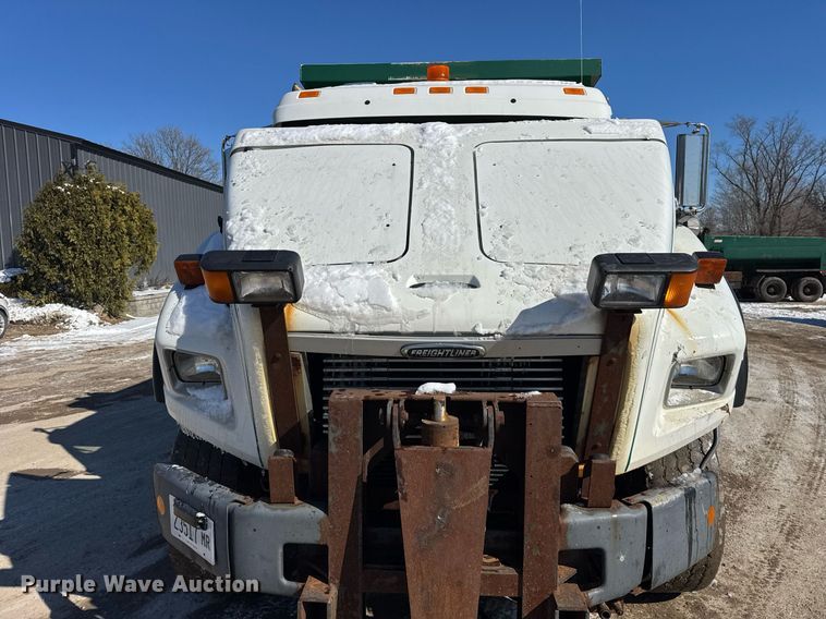 image for item DU3302 2002 Freightliner FL80 dump truck