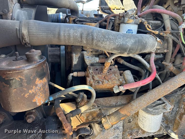 image for item DU3302 2002 Freightliner FL80 dump truck