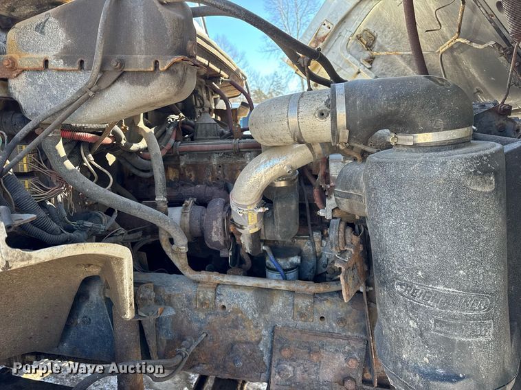 image for item DU3302 2002 Freightliner FL80 dump truck