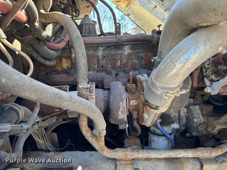 image for item DU3302 2002 Freightliner FL80 dump truck