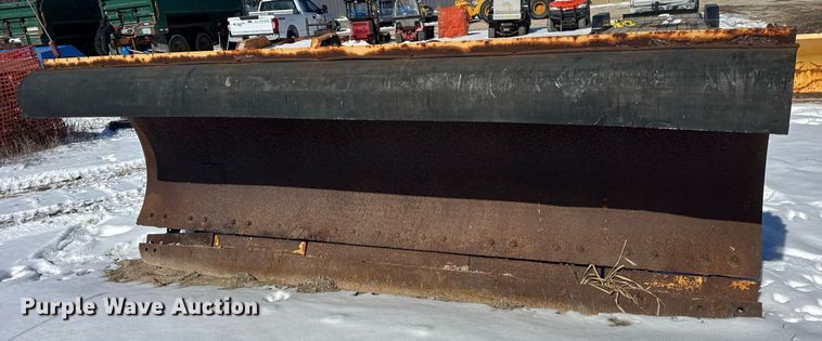 image for item DU3302 2002 Freightliner FL80 dump truck