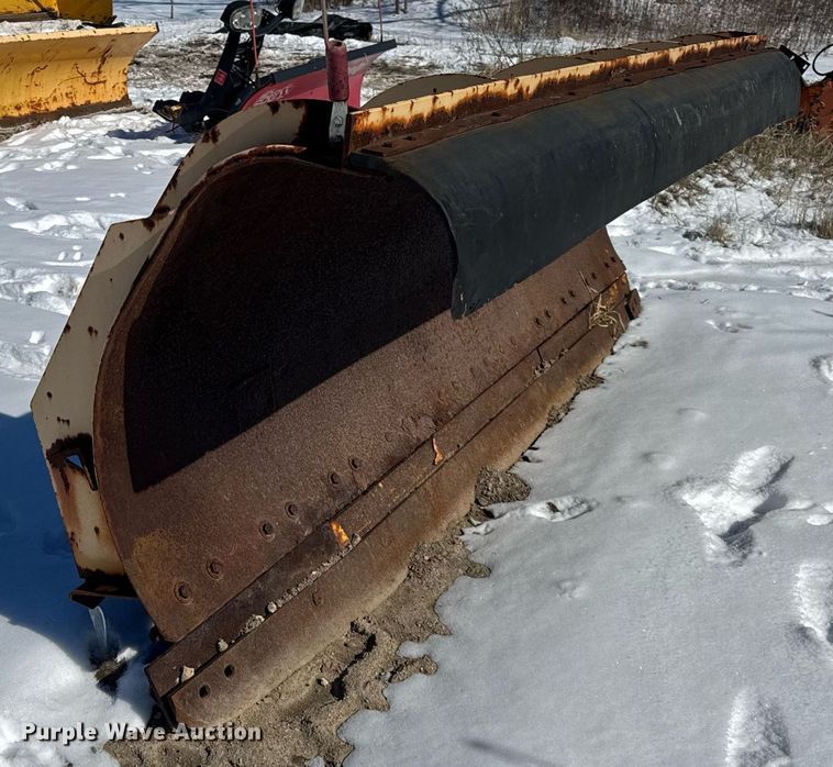 image for item DU3302 2002 Freightliner FL80 dump truck