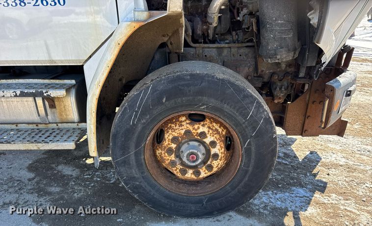 image for item DU3302 2002 Freightliner FL80 dump truck