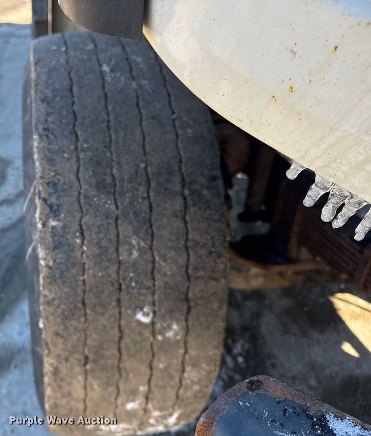 image for item DU3302 2002 Freightliner FL80 dump truck