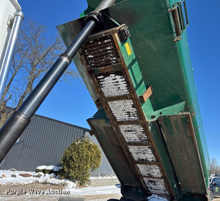 image for item DU3303 2002 Freightliner FL80 dump truck