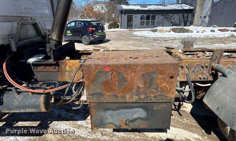 image for item DU3303 2002 Freightliner FL80 dump truck