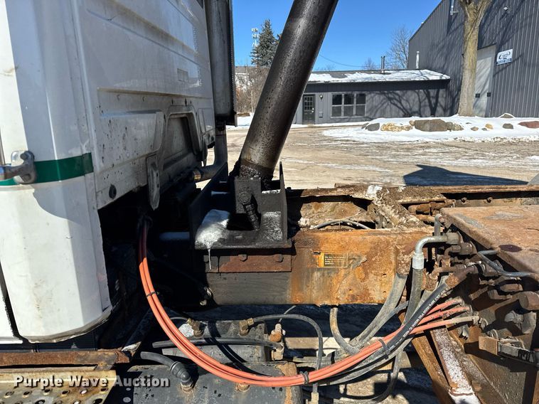 image for item DU3303 2002 Freightliner FL80 dump truck