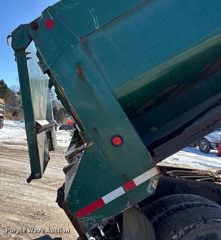 image for item DU3303 2002 Freightliner FL80 dump truck