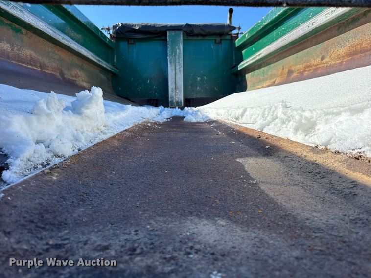 image for item DU3303 2002 Freightliner FL80 dump truck