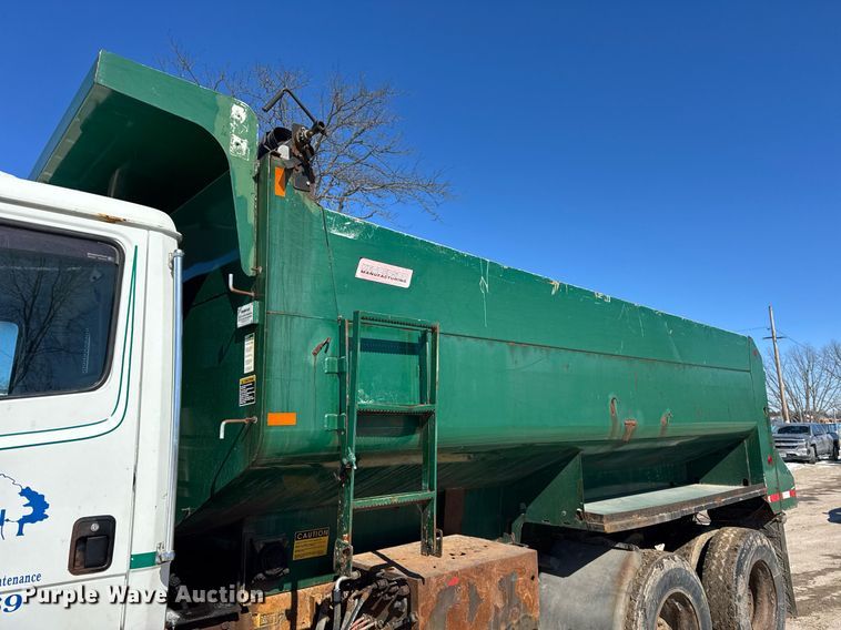 image for item DU3303 2002 Freightliner FL80 dump truck