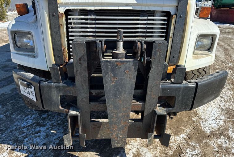 image for item DU3303 2002 Freightliner FL80 dump truck