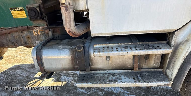 image for item DU3303 2002 Freightliner FL80 dump truck