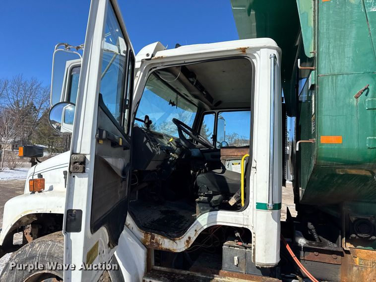 image for item DU3303 2002 Freightliner FL80 dump truck