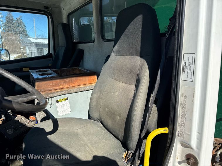 image for item DU3303 2002 Freightliner FL80 dump truck