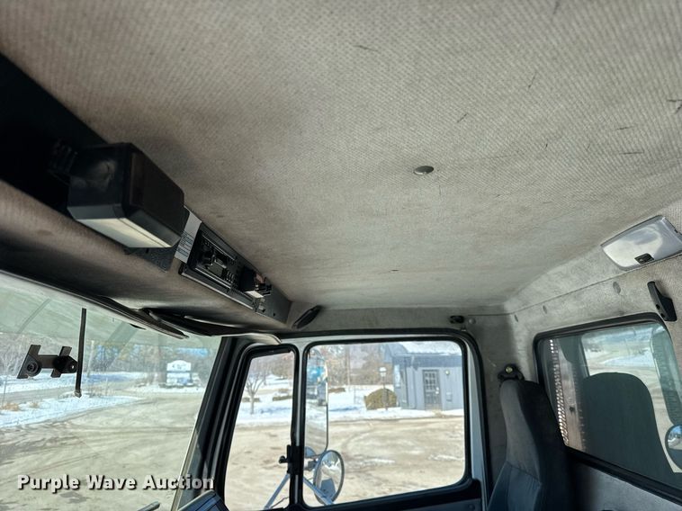 image for item DU3303 2002 Freightliner FL80 dump truck