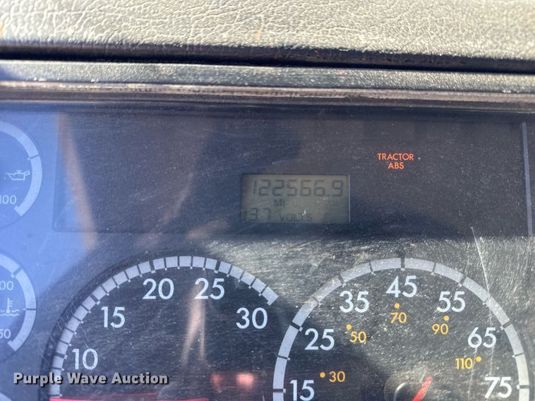 image for item DU3303 2002 Freightliner FL80 dump truck