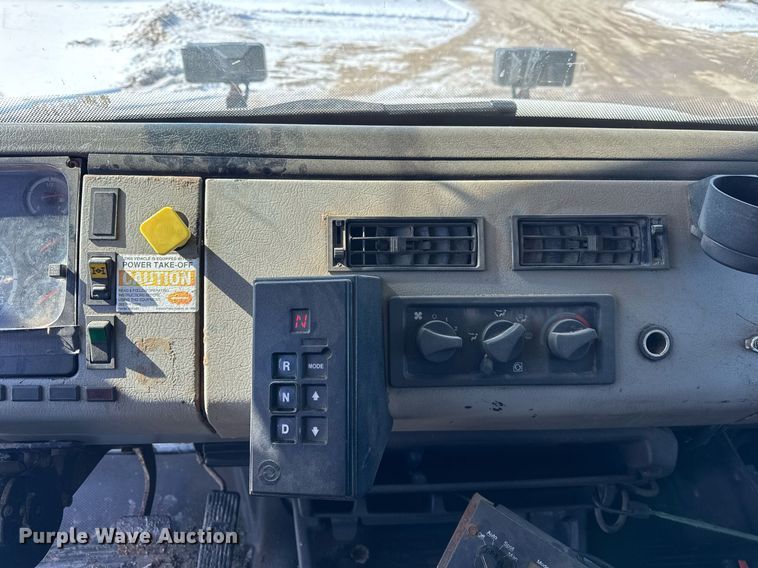 image for item DU3303 2002 Freightliner FL80 dump truck