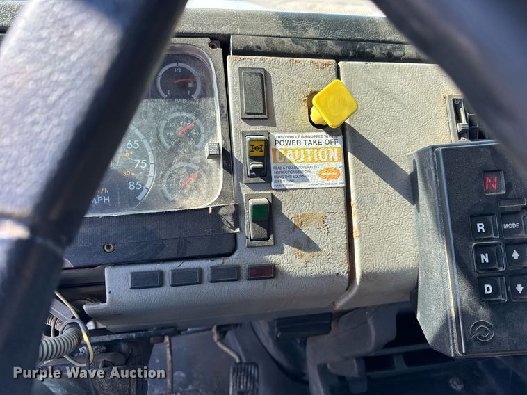 image for item DU3303 2002 Freightliner FL80 dump truck