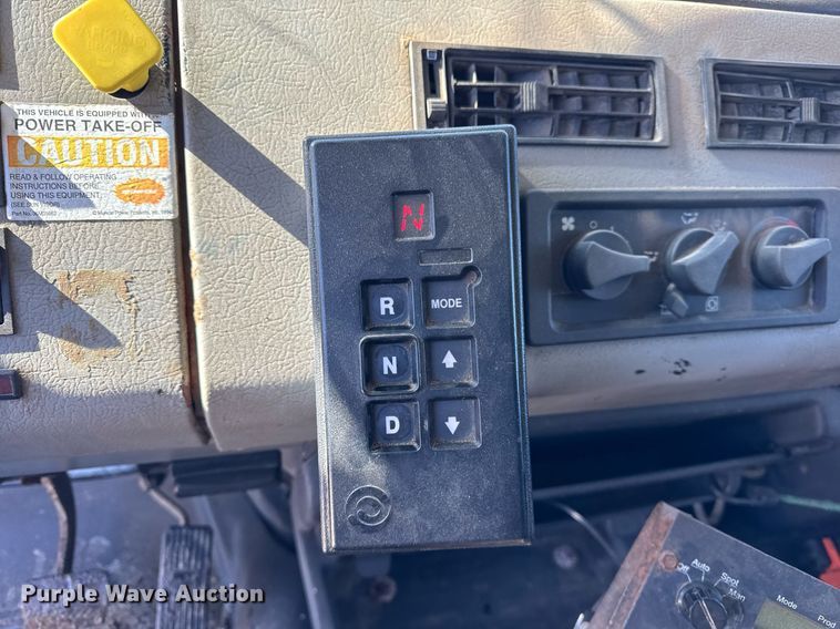 image for item DU3303 2002 Freightliner FL80 dump truck