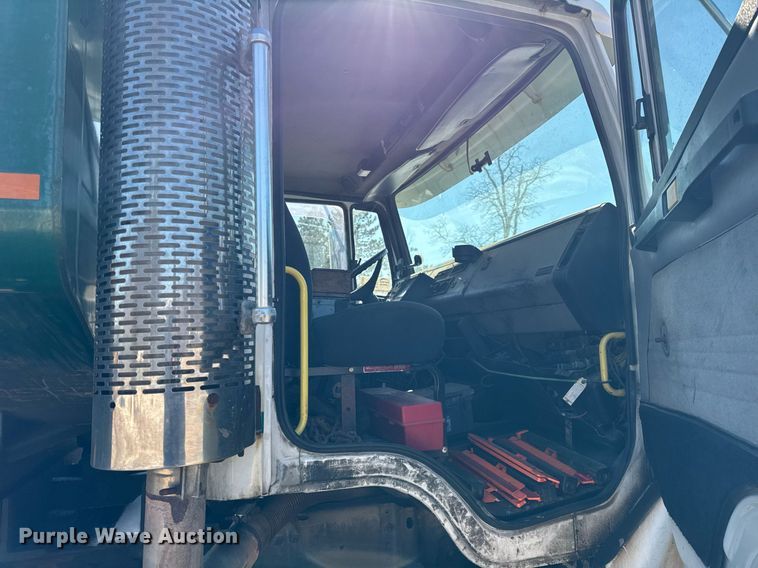 image for item DU3303 2002 Freightliner FL80 dump truck