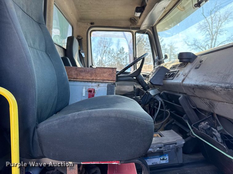 image for item DU3303 2002 Freightliner FL80 dump truck