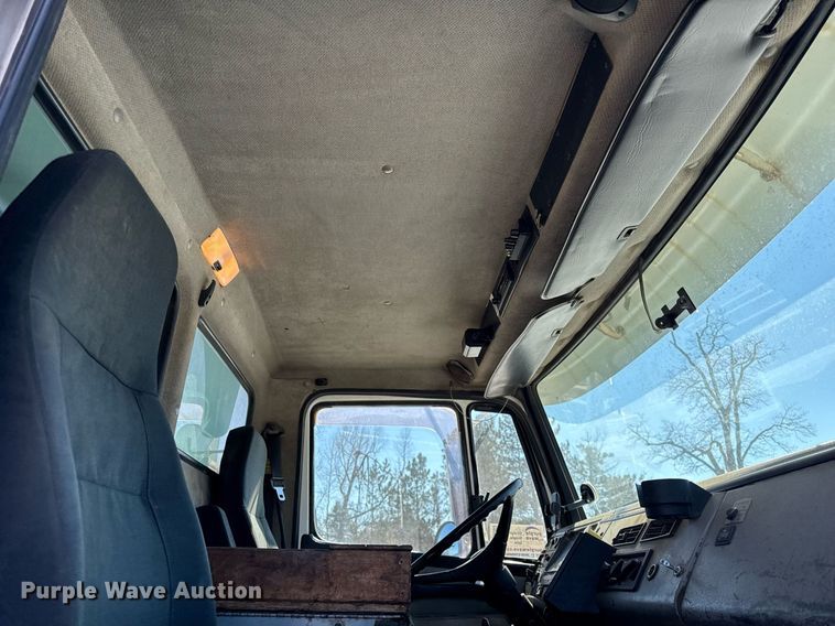 image for item DU3303 2002 Freightliner FL80 dump truck