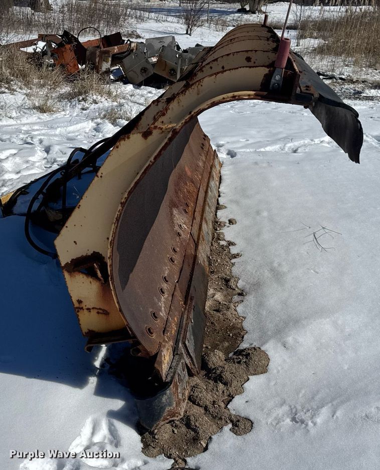 image for item DU3303 2002 Freightliner FL80 dump truck