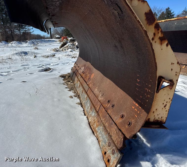 image for item DU3303 2002 Freightliner FL80 dump truck