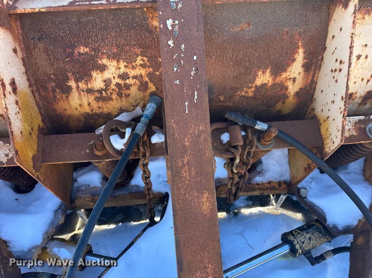 image for item DU3303 2002 Freightliner FL80 dump truck