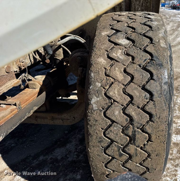 image for item DU3303 2002 Freightliner FL80 dump truck