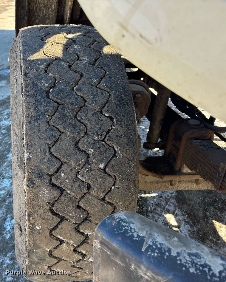 image for item DU3303 2002 Freightliner FL80 dump truck