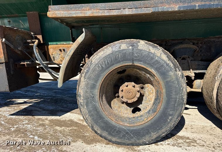 image for item DU3303 2002 Freightliner FL80 dump truck