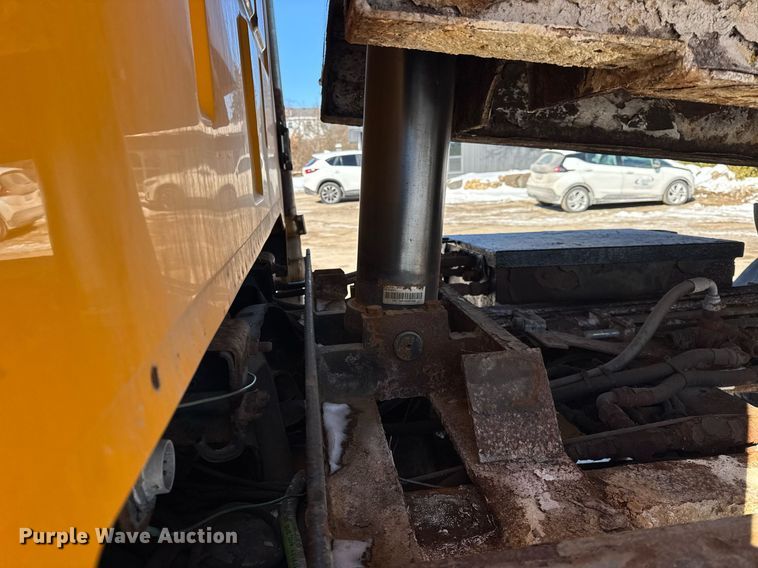 image for item DU3304 2001 Sterling dump truck