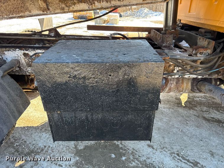 image for item DU3304 2001 Sterling dump truck