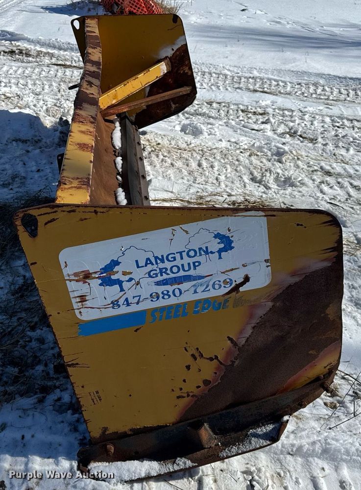 image for item DU3309 Skid steer snow pusher