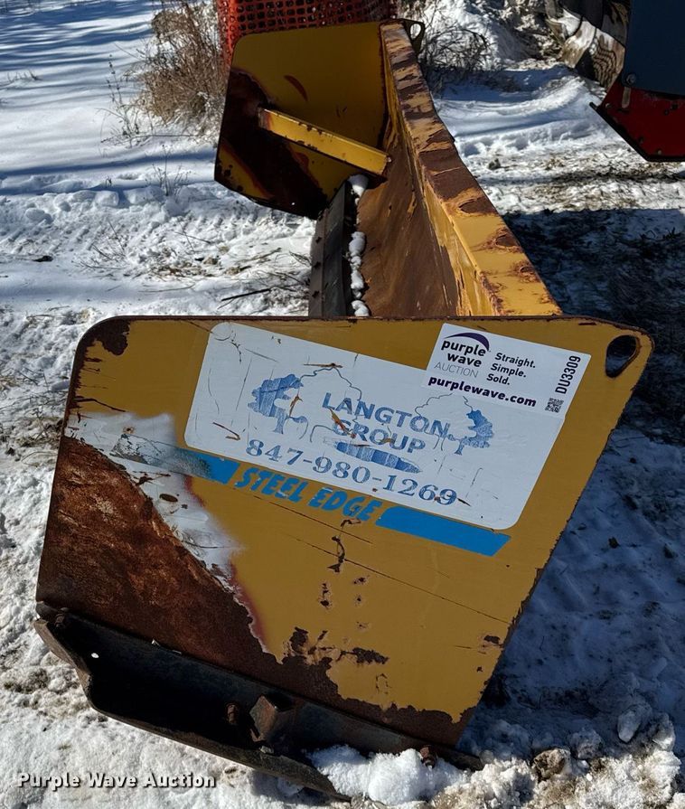 image for item DU3309 Skid steer snow pusher