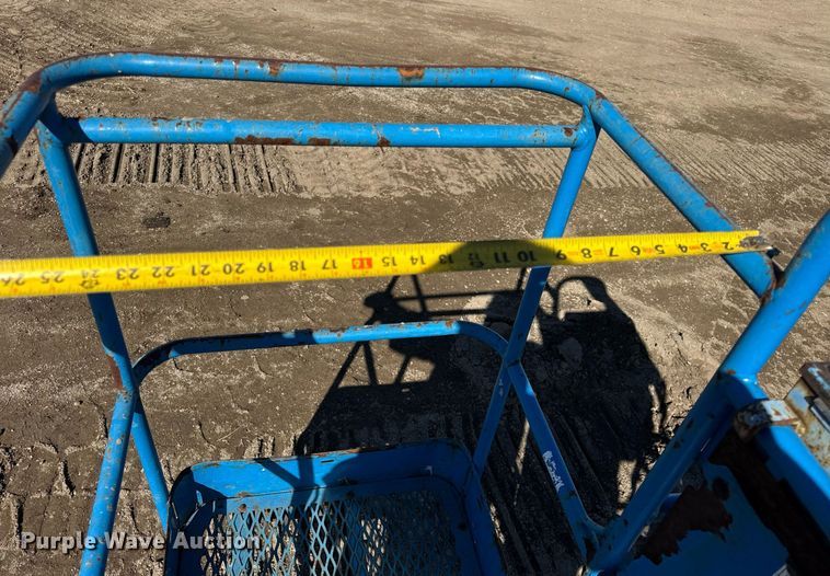 image for item DU3318 1997 Genie S60 boom lift