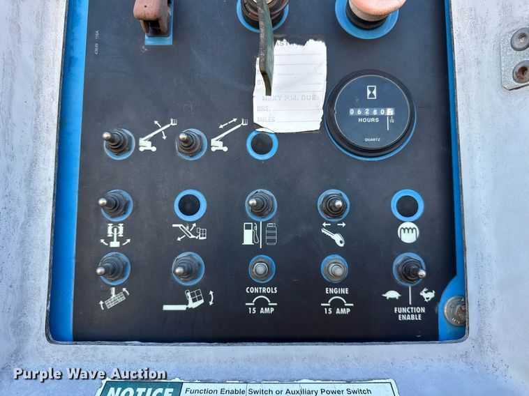 image for item DU3318 1997 Genie S60 boom lift