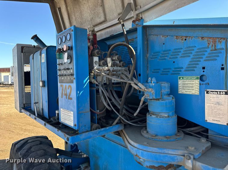 image for item DU3318 1997 Genie S60 boom lift