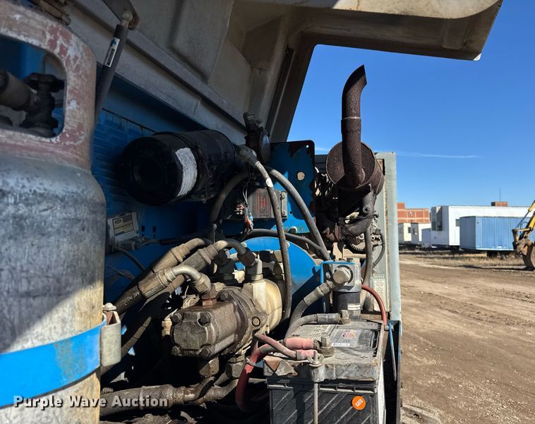 image for item DU3318 1997 Genie S60 boom lift