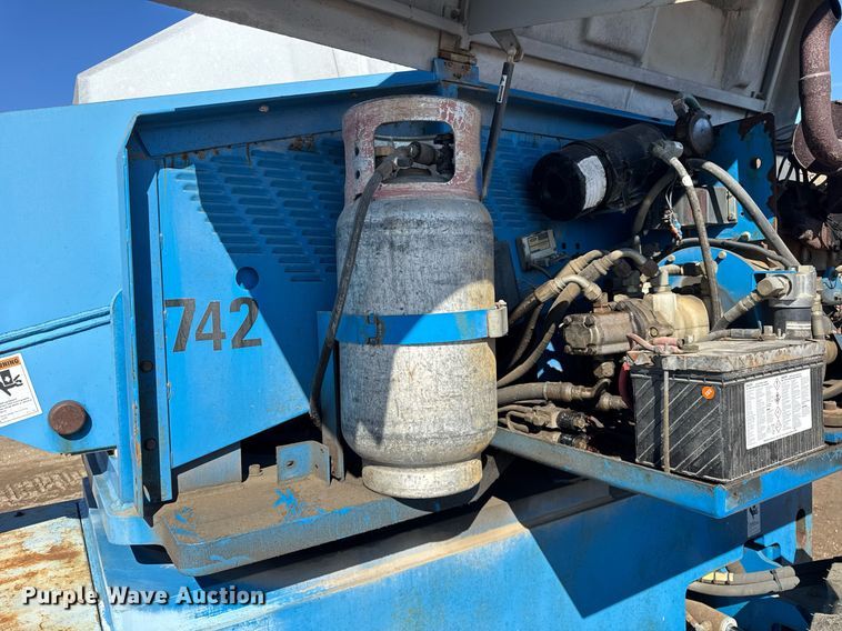 image for item DU3318 1997 Genie S60 boom lift