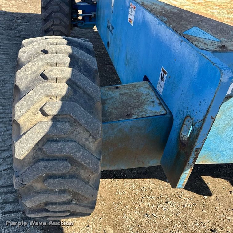 image for item DU3318 1997 Genie S60 boom lift