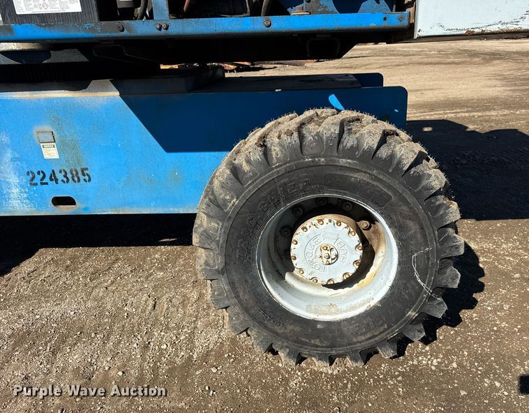 image for item DU3318 1997 Genie S60 boom lift