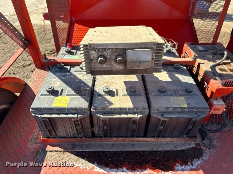 image for item DU3319 MCS Power Flash Lite arrow board trailer