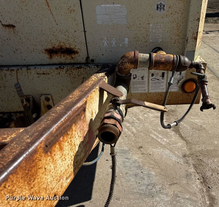 image for item DU3321 Ingersoll Rand 825 air compressor