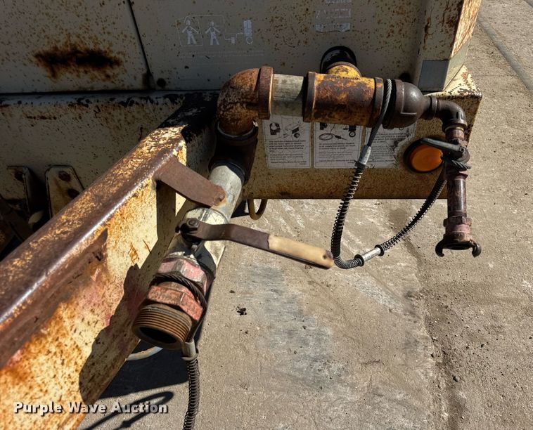 image for item DU3321 Ingersoll Rand 825 air compressor