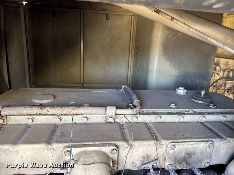 image for item DU3321 Ingersoll Rand 825 air compressor