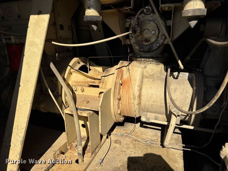 image for item DU3321 Ingersoll Rand 825 air compressor