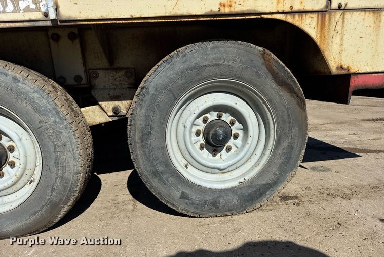 image for item DU3321 Ingersoll Rand 825 air compressor